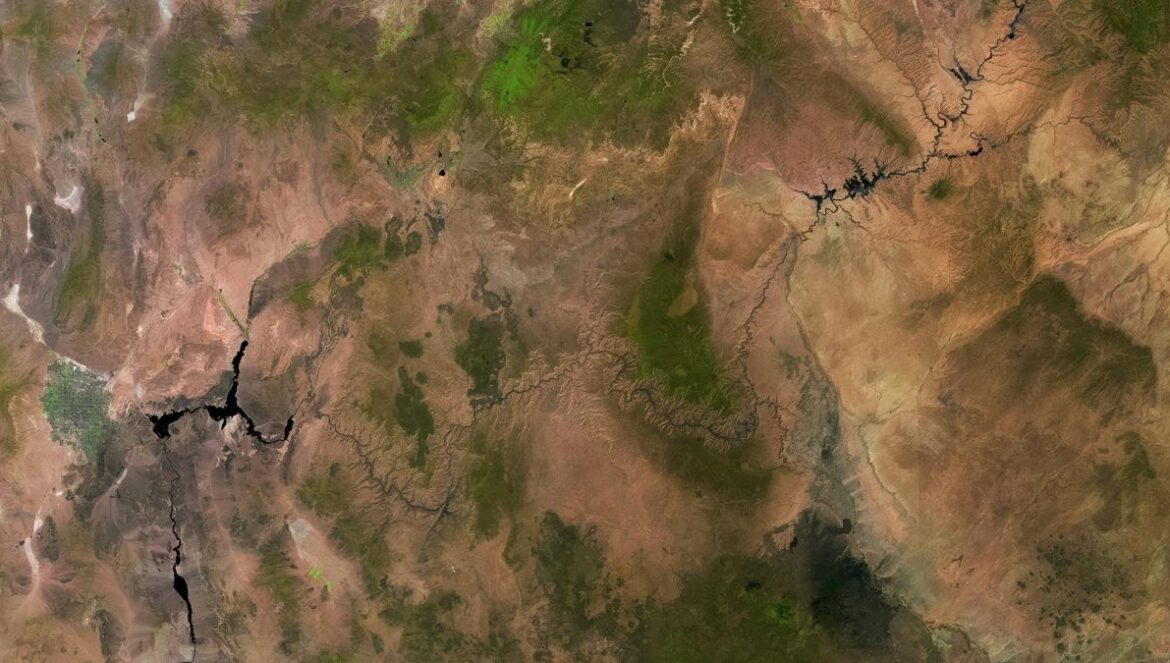 Detailed Description This image of the Las Vegas /Lake Mead / Grand Canyon area was acquired on June 16, 2017, with Indian Space Research Organization’s Resourcesat-2 AWiFS sensor. Images of this region can be useful to help detect changes in vegetation and water availability for growing desert communities. Sources/Usage Public Domain. https://www.usgs.gov/media/images/satellite-image-las-vegas-lake-mead-grand-canyon-area