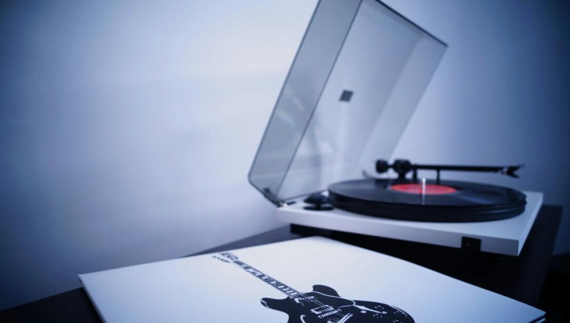 white and black vinyl turntable