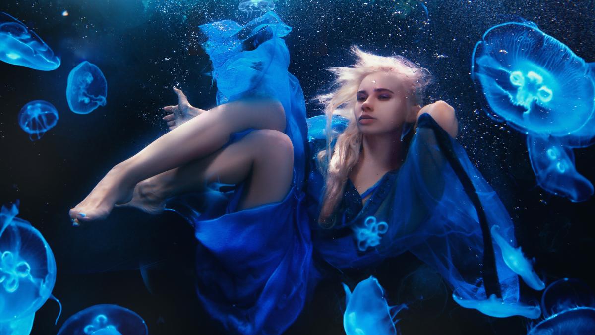 woman in blue dress wallpaper