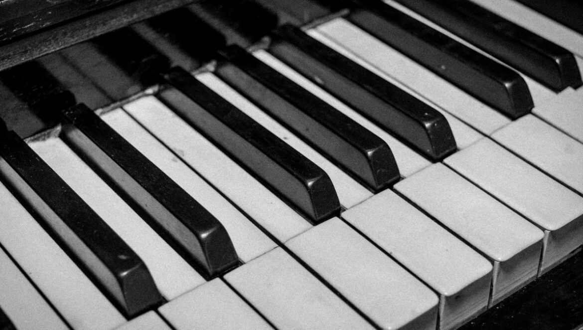 white and black piano