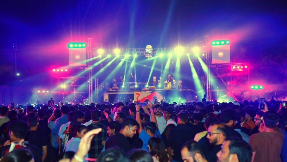 A large crowd of people at a concert