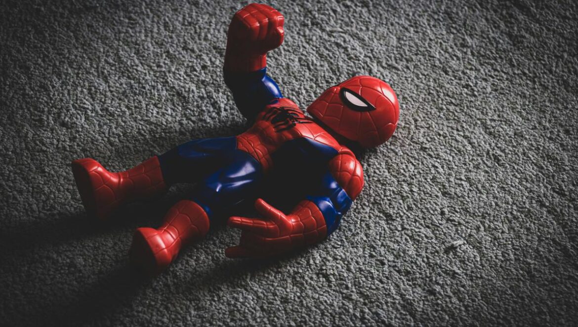 red and blue spider man action figure