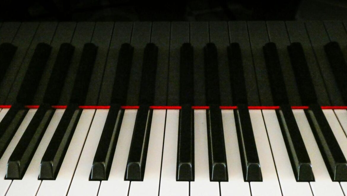 black and white piano keys