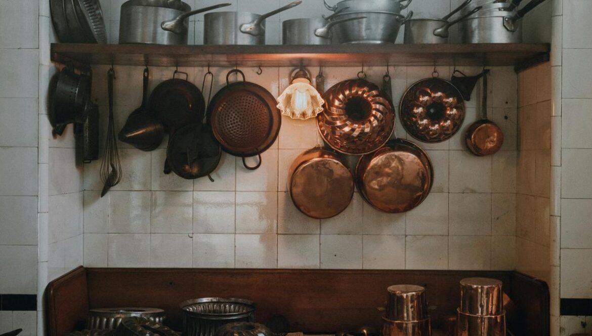 assorted cookware set